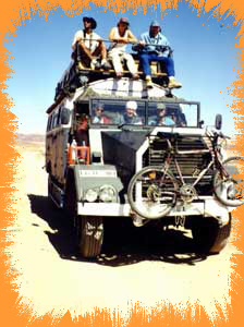 Unser Cabriolettruck, mit Sonnendach, Grill, Bordkche uvm.